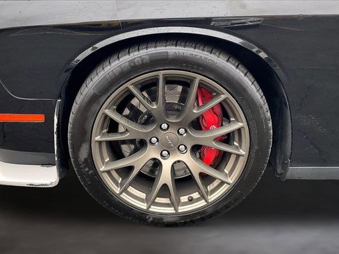 Used 2015 Dodge Challenger SRT Hellcat image 9