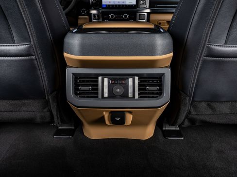 Used 2026 Ford F250 Lariat w/ Tremor Off-Road Package image 32