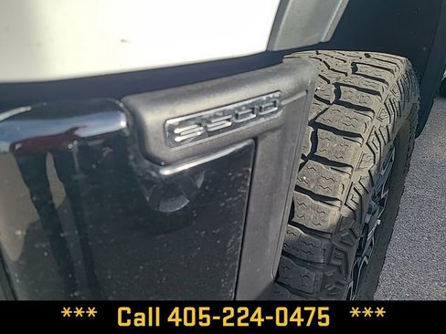 Used 2025 GMC Sierra 2500 AT4X image 2