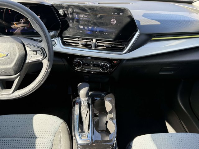 Used 2026 Chevrolet Trax LT FWD image 16