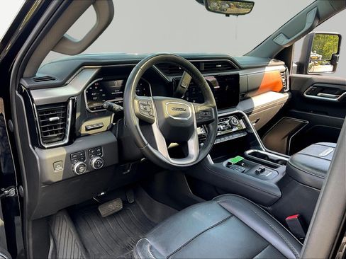 Used 2024 GMC Sierra 2500 Denali w/ Technology Package AWD/4WD image 18