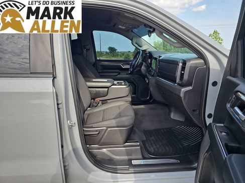 Used 2024 Chevrolet Silverado 1500 LT AWD/4WD image 28