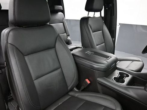 Used 2022 Chevrolet Suburban Z71 image 29