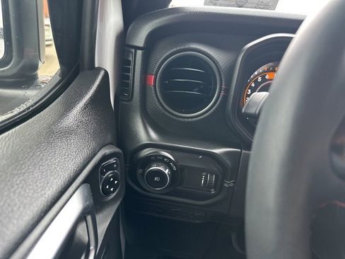 Used 2024 Jeep Wrangler Unlimited Rubicon image 21