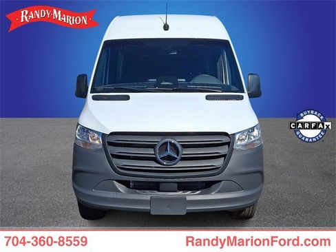 Used 2025 Mercedes-Benz Sprinter 2500 image 2