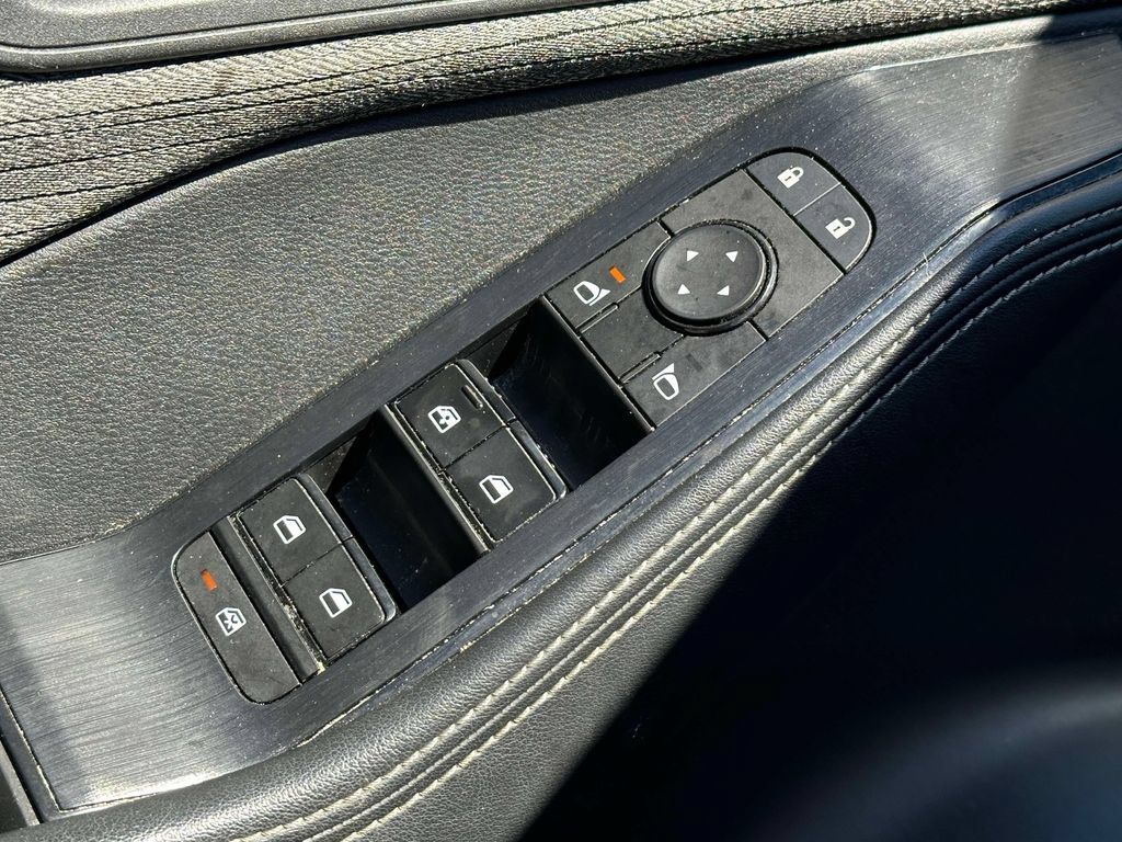 Used 2021 Nissan Rogue SV AWD/4WD image 16