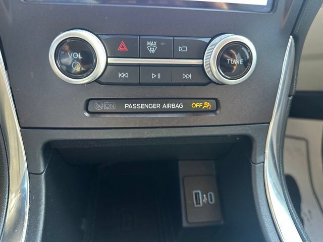 Used 2021 Ford Edge Titanium AWD/4WD image 28