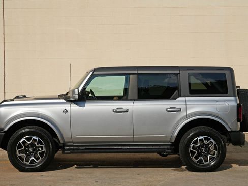 Used 2024 Ford Bronco Outer Banks AWD/4WD image 51