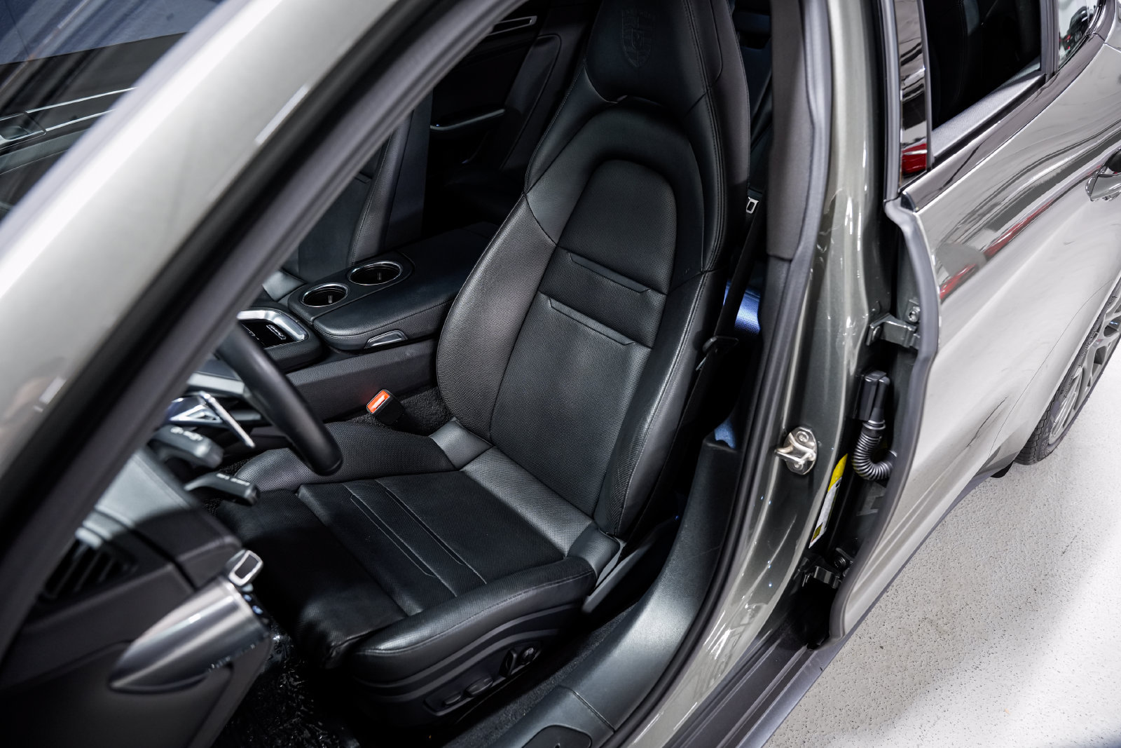 Used 2023 Porsche Panamera Platinum Edition RWD image 20