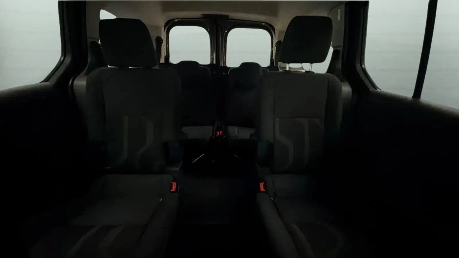 Used 2019 Ford Transit Connect XLT FWD image 18