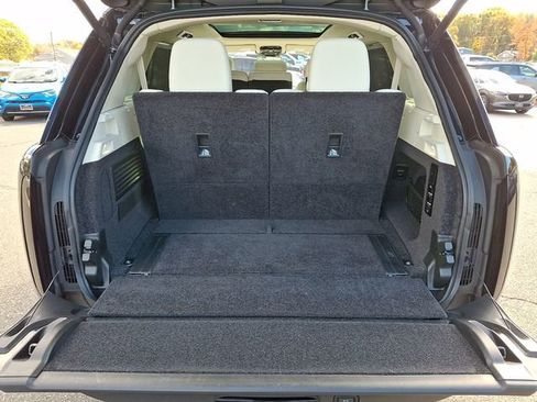 Used 2023 Land Rover Range Rover Long Wheelbase Autobiography image 28
