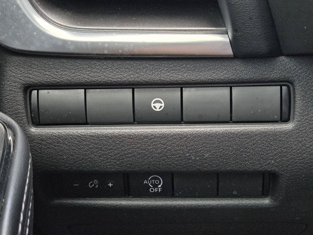 Used 2023 Nissan Rogue SV FWD image 20