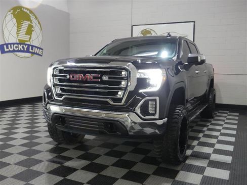 Used 2019 GMC Sierra 1500 SLT w/ SLT Premium Plus Package AWD/4WD image 4