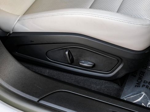 Used 2022 Porsche Taycan image 35