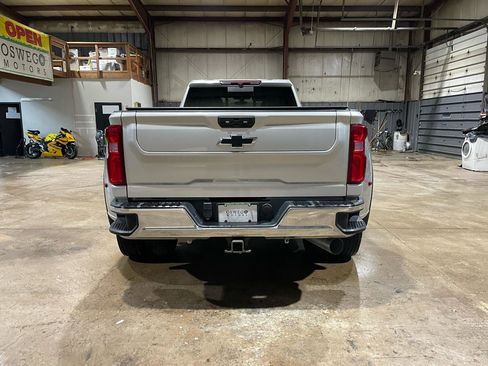 Used 2022 Chevrolet Silverado 3500 LT w/ Convenience Package image 6