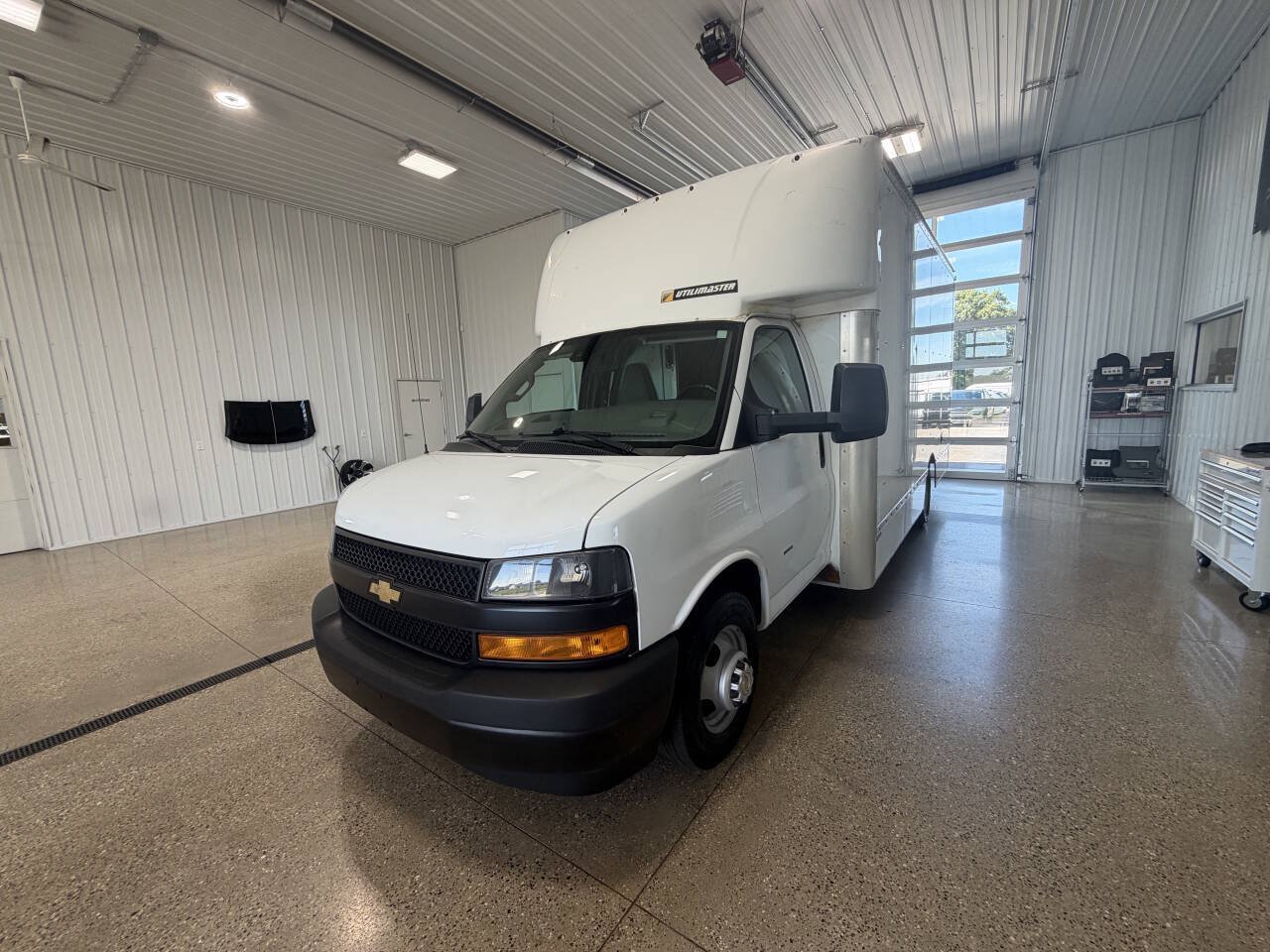 Used 2021 Chevrolet Express 3500 w/ Power Convenience Package RWD image 2