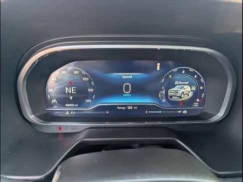 Used 2023 Chevrolet Suburban Premier image 14