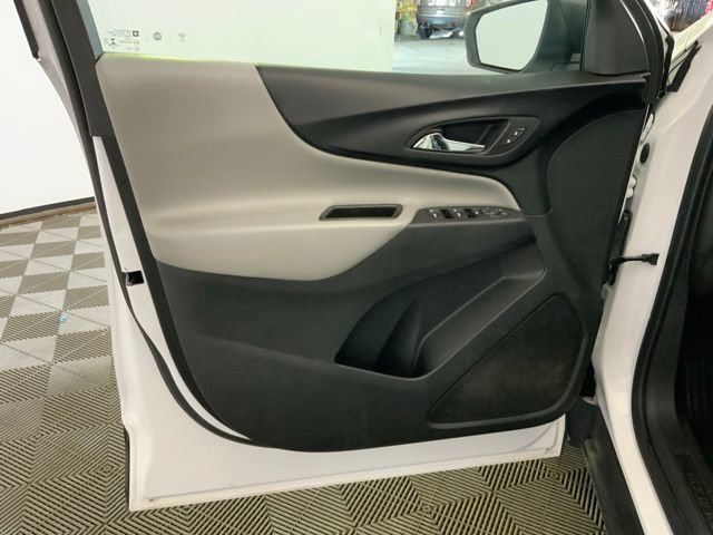 Used 2023 Chevrolet Equinox LS w/ LS Convenience Package AWD/4WD image 16