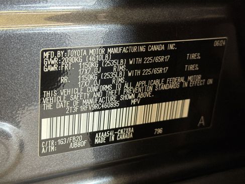 Used 2024 Toyota RAV4 LE AWD/4WD image 41