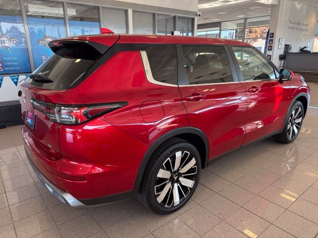 Used 2025 Mitsubishi Outlander SE FWD image 4