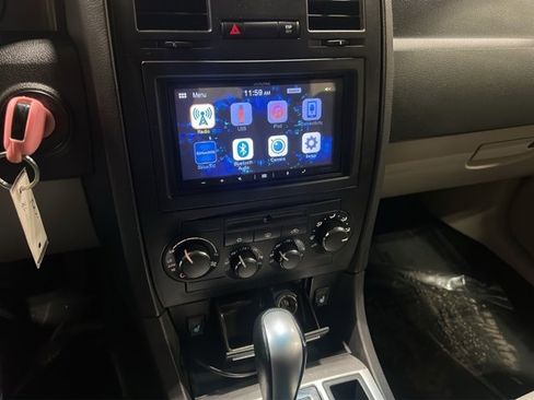 Used 2006 Chrysler 300 C image 15