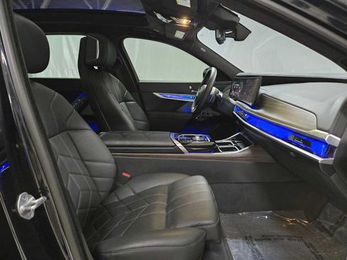 Used 2024 BMW 760i xDrive AWD/4WD image 11