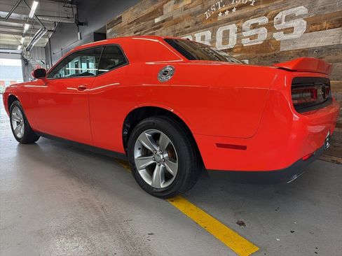 Used 2019 Dodge Challenger SXT image 20