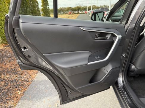 Certified 2025 Toyota RAV4 LE image 29
