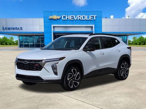 New 2026 Chevrolet Trax RS w/ Sunroof Package FWD image 2