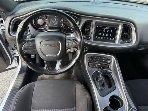 Used 2022 Dodge Challenger GT image 8