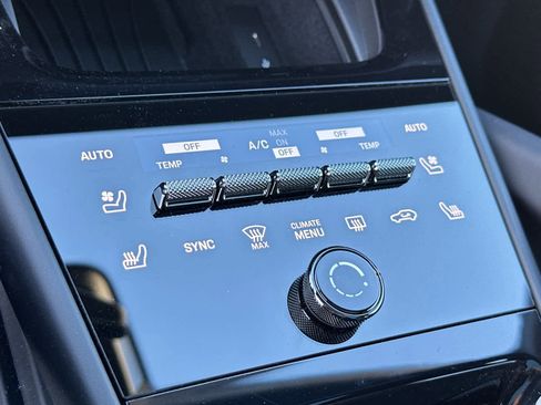 New 2025 Porsche Cayenne Coupe image 24