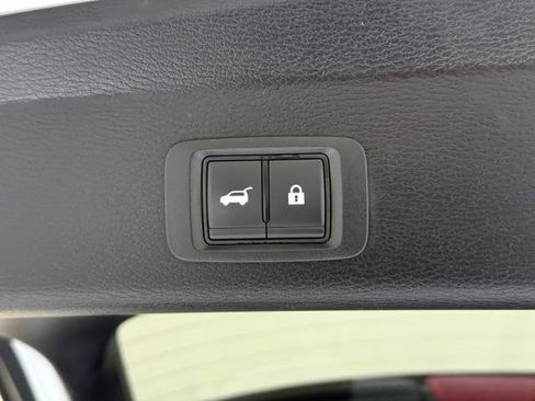 Used 2025 Mitsubishi Outlander SE AWD/4WD image 5