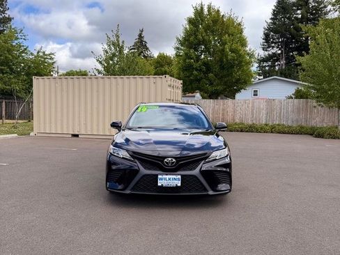 Used 2019 Toyota Camry SE w/ Convenience Package FWD image 2