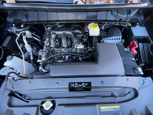 New 2025 Nissan Pathfinder SV image 30