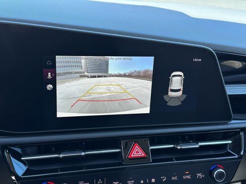 New 2025 Kia Niro EX image 19