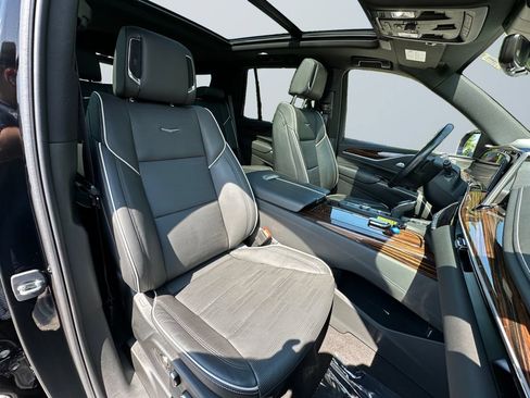 Used 2023 Cadillac Escalade Premium Luxury w/ Touring Package AWD/4WD image 15