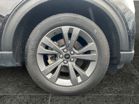 Used 2025 Ford Explorer Active w/ Active Comfort Package image 7