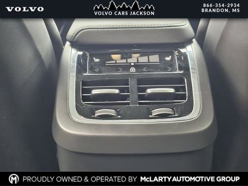 Used 2022 Volvo XC60 B5 R-Design image 18
