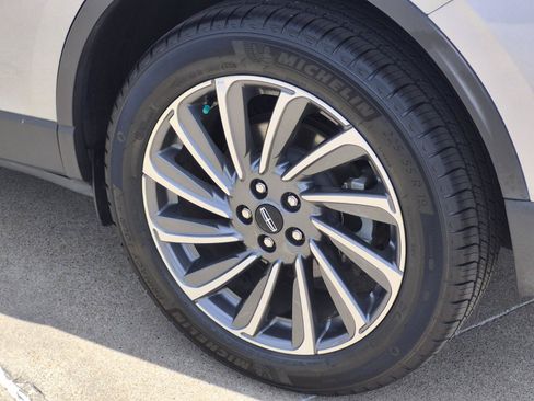 Used 2024 Lincoln Corsair Reserve w/ Equipment Group 201A AWD/4WD image 7