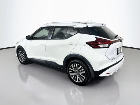 Used 2022 Nissan Kicks SV FWD image 5