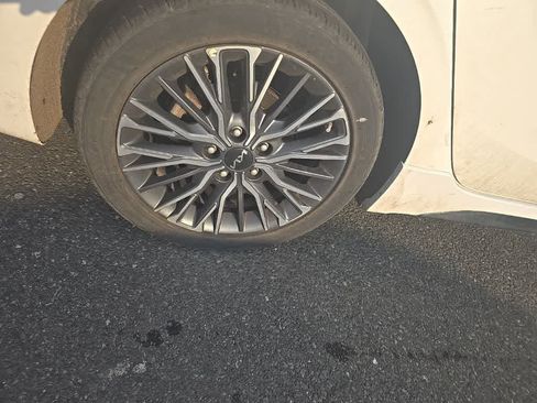 Used 2023 Kia Forte GT-Line image 15