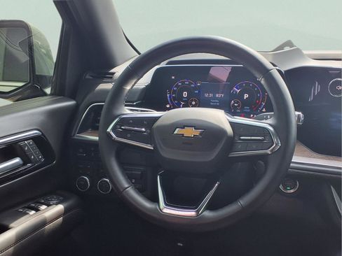 Used 2025 Chevrolet Tahoe High Country image 11