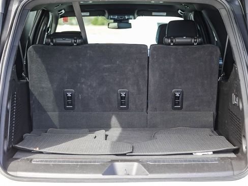 Used 2025 GMC Yukon XL Denali image 27