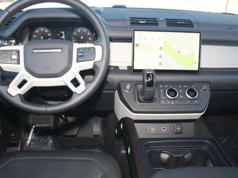 Used 2024 Land Rover Defender 130 S image 4