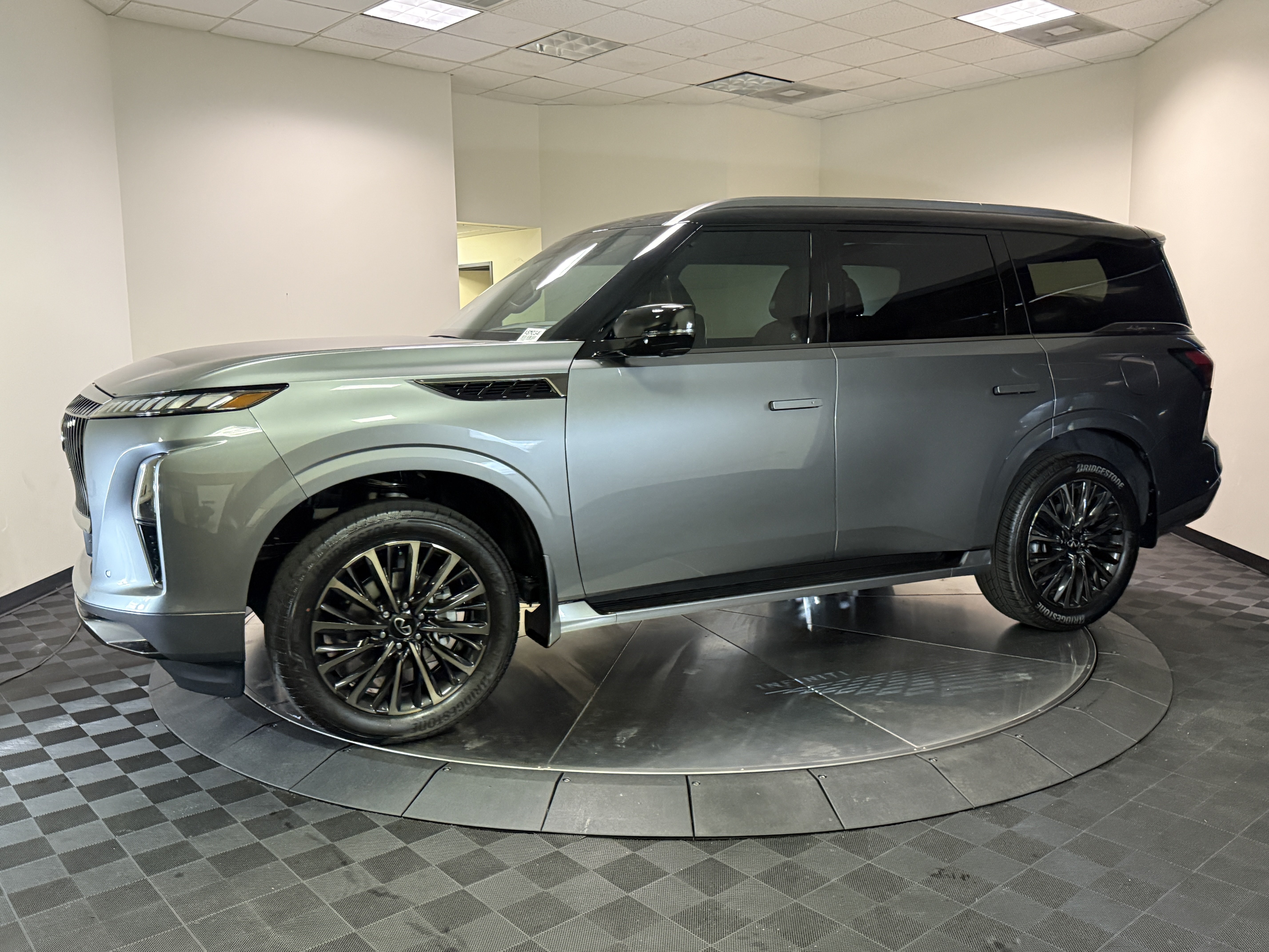 New 2026 INFINITI QX80 Autograph w/ Premium Cargo Package AWD/4WD image 4