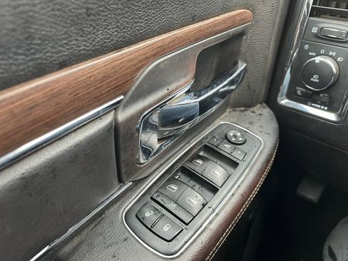 Used 2014 RAM 1500 Laramie w/ Convenience Group image 15