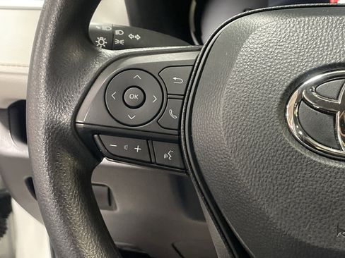 Used 2025 Toyota RAV4 XLE image 19