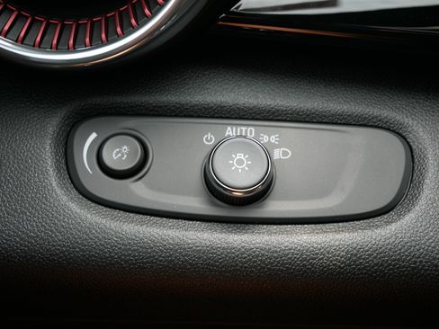 New 2026 Chevrolet Trax RS w/ Sunroof Package FWD image 24
