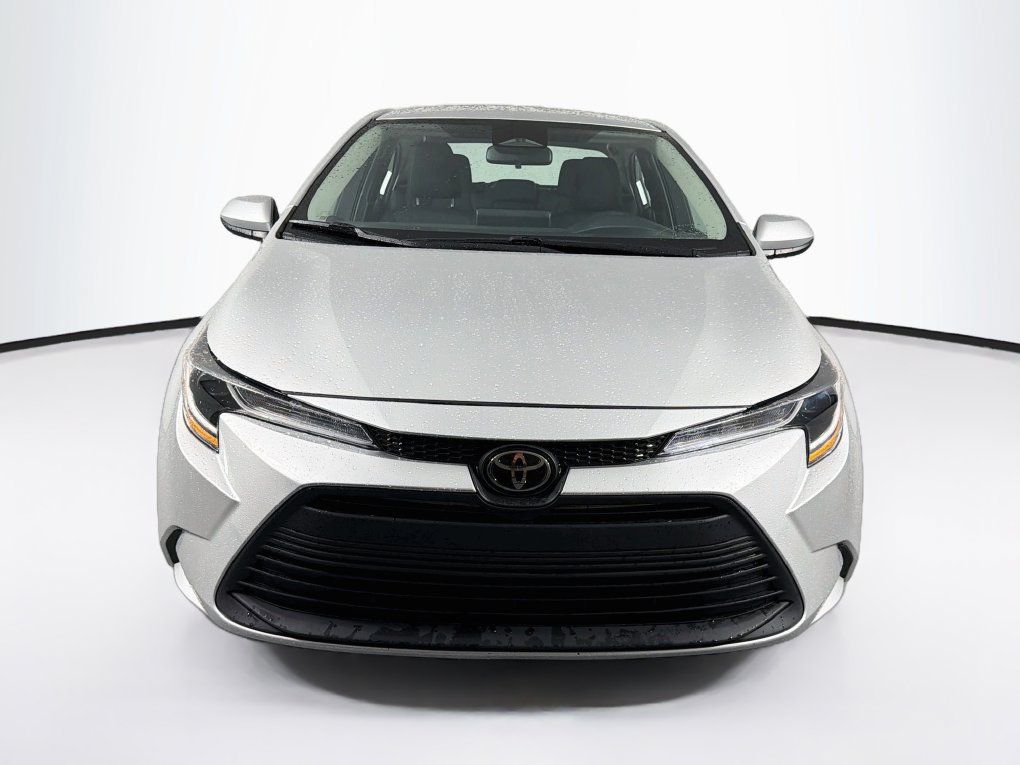 Used 2024 Toyota Corolla LE FWD image 2