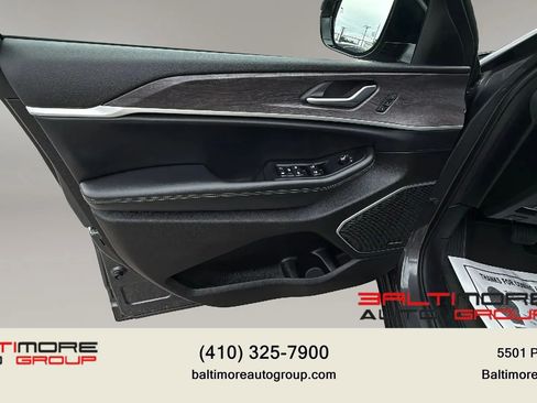 Used 2022 Jeep Grand Cherokee L Limited AWD/4WD image 10
